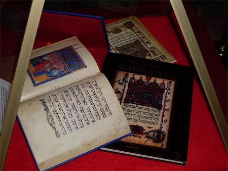 COPIES OF SARAJEVO HAGGADAH IN PARLIAMENT BUILDING, BOSNIA AND HERZEGOVINA