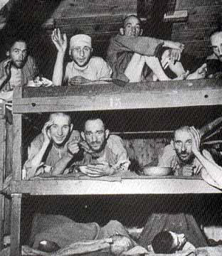 HOLOCAUST PHOTO - JEWS IN A CONCENTRATION CAMP    שואה: יהודים במחנה ריכוז, מחנה מוות