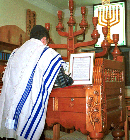 IRANIAN JEWS: A Persian Jew prays in a synagogue in Shiraz, Iran.